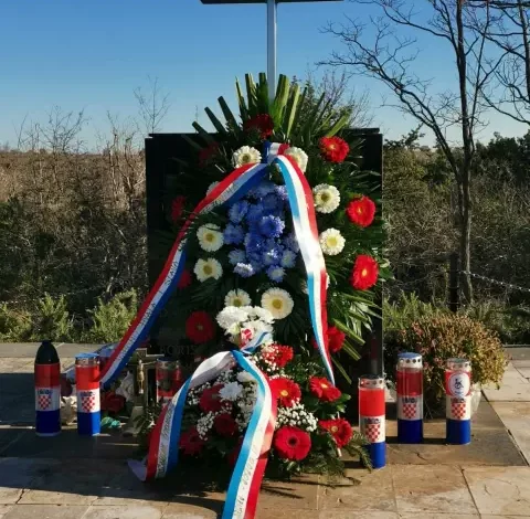  Pristeg, sjećanje na poginule hrvatske vitezove.