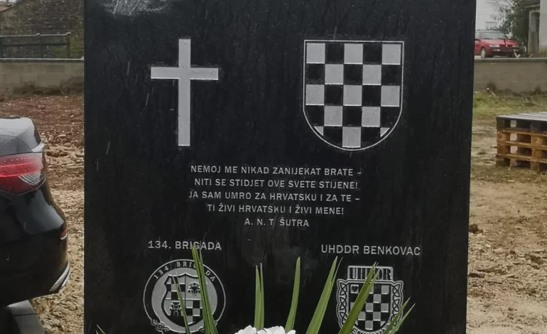  Otkrivanje spomen obilježja hrvatskom vitezu Zvonku Kutiji