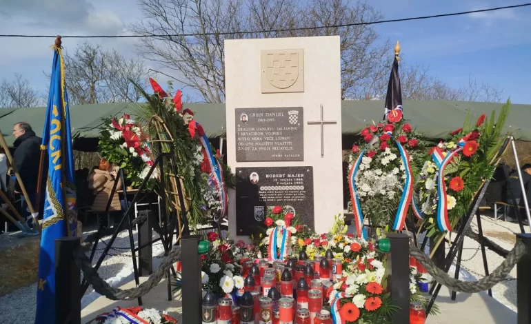  Otkriveno spomen obilježje hrvatskim braniteljima u Pridragi